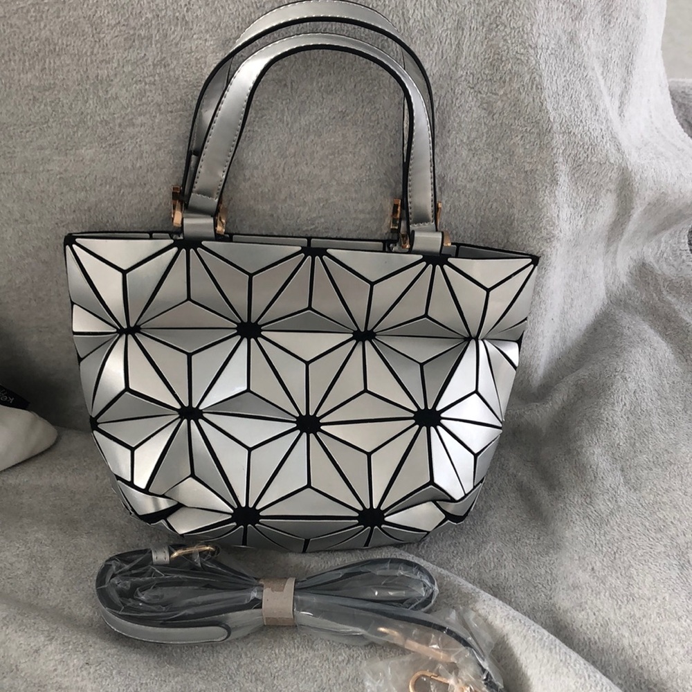 New silver mini 💼 bag!!asimetrical design!